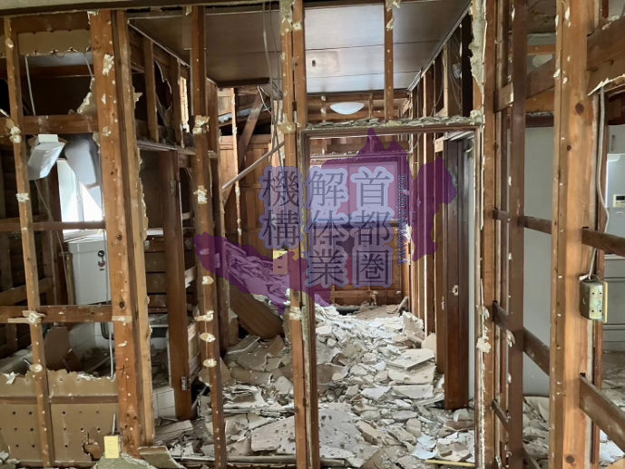 デモリション, 廃棄物処理, 建物解体, 建物解体業者, 火事の原因, 火元調査, 火災リスク, 火災リスクアセスメント, 火災予防, 火災保険, 火災保険金請求, 火災報知器, 火災報知機点検, 火災対応, 火災対策, 火災対策訓練, 火災時避難経路, 火災発生時の対応策, 火災調査, 火災調査員, 火災警報器, 火災防止法, 環境保全解体, 産業廃棄物, 産業廃棄物処理法, 粉じん対策, 解体作業, 解体工法, 解体工程, 解体後の土地活用, 解体撤去, 解体撤去費用見積もり, 解体業者, 解体現場, 解体許可, 解体許可申請, 解体費用, 防火壁, 防火設備